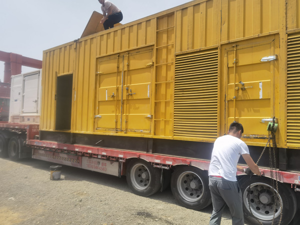 西山除了负载情况和发动机维护,还有哪些因素会影响 200kw 柴油发电机的油耗?